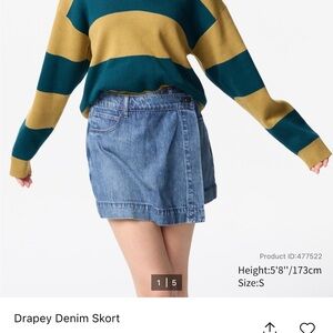 NWT Uniqlo drapey denim skort